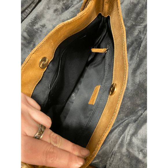 Margot New York Genuine Leather Chevron Hobo Crossbody Honey Tan Brown Purse - Picture 2 of 8